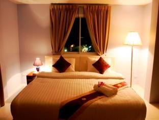 Double-bed room at Nap Inn
